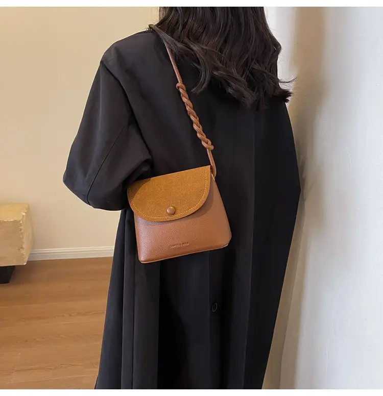 Women's Woven Leather Shoulder Bag Brown New 2024 — feature 19