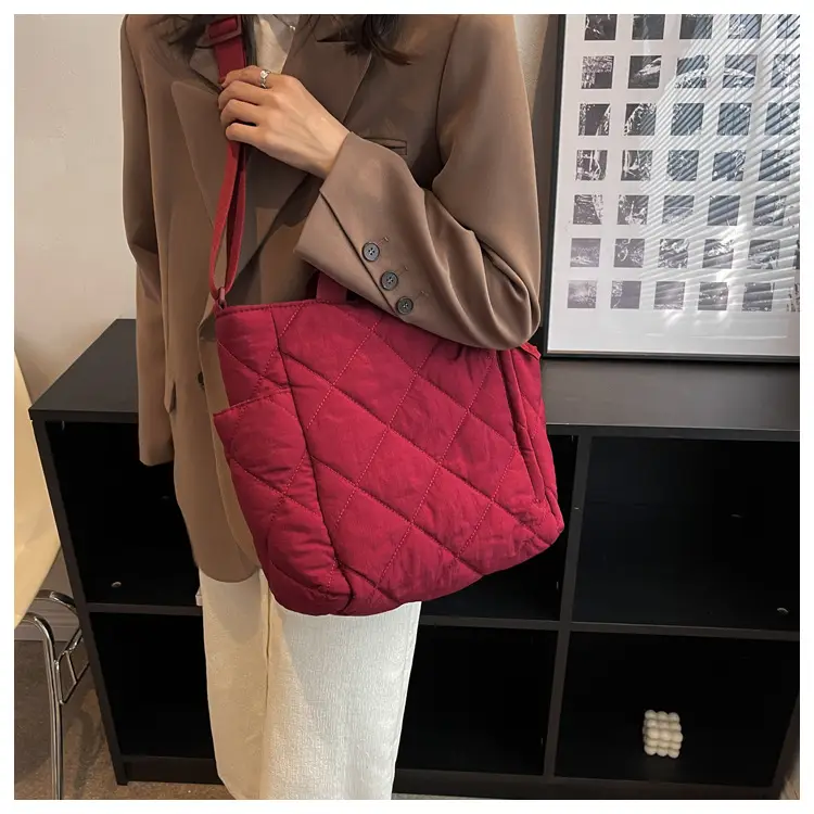 Women Quilted Shoulder Bag 2023 Black — feature 18