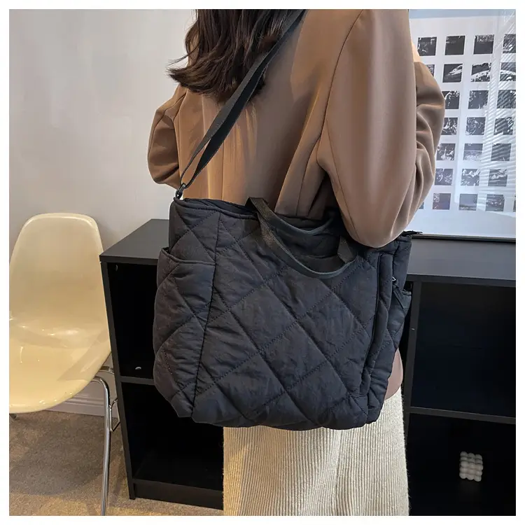 Women Quilted Shoulder Bag 2023 Black — feature 20