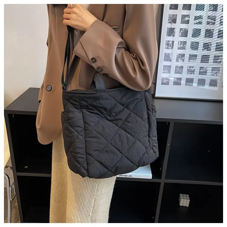 Women Quilted Shoulder Bag 2023 Black — feature 21