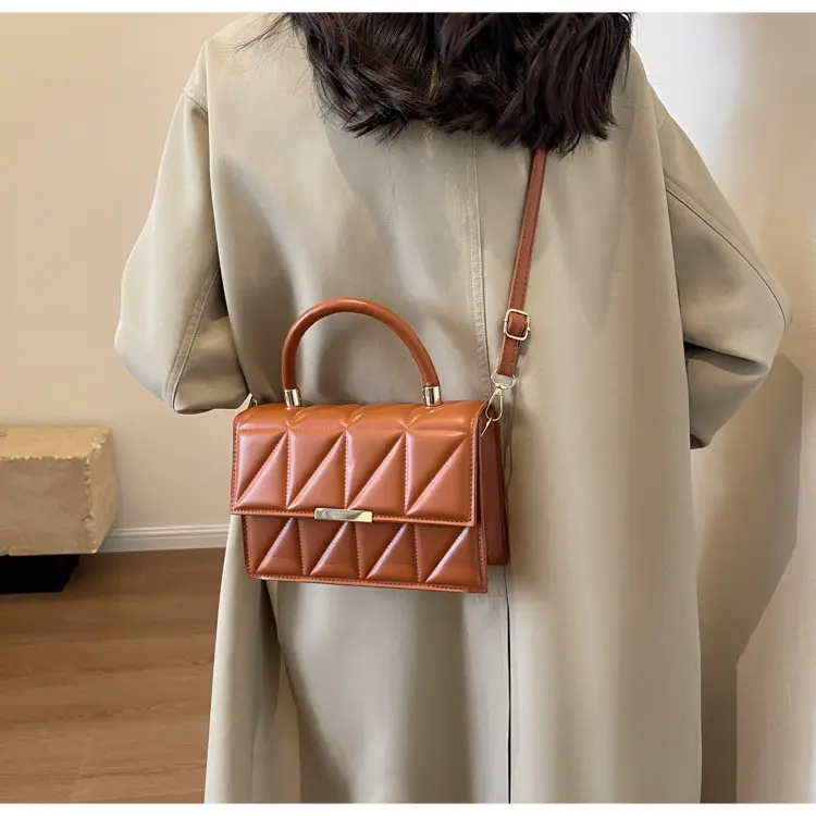 Tan Leather Shoulder Bag for Women 2023 Spring Summer — feature 10