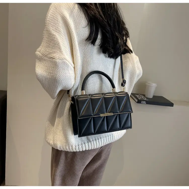 Tan Leather Shoulder Bag for Women 2023 Spring Summer — feature 13