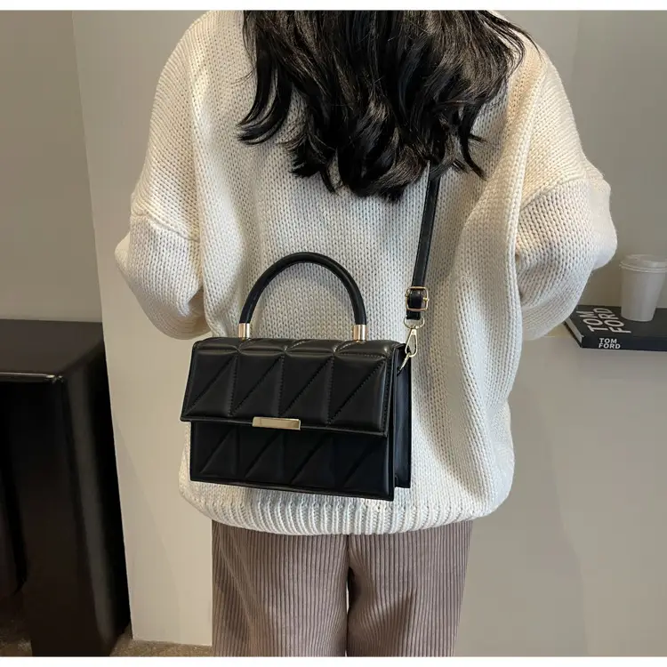 Tan Leather Shoulder Bag for Women 2023 Spring Summer — feature 14
