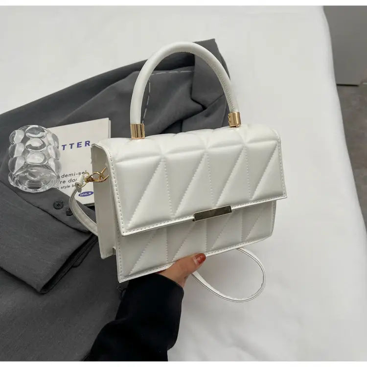 Tan Leather Shoulder Bag for Women 2023 Spring Summer — feature 27