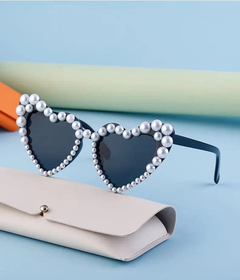 Heart Pearl Sunglasses for Women Big Name Street Photography Dance Party — feature 12