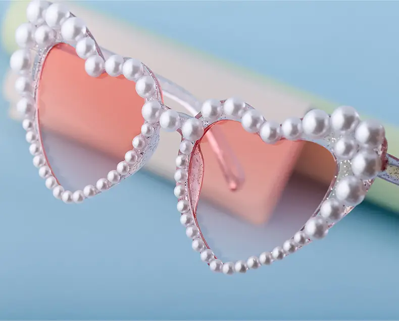 Heart Pearl Sunglasses for Women Big Name Street Photography Dance Party — feature 19