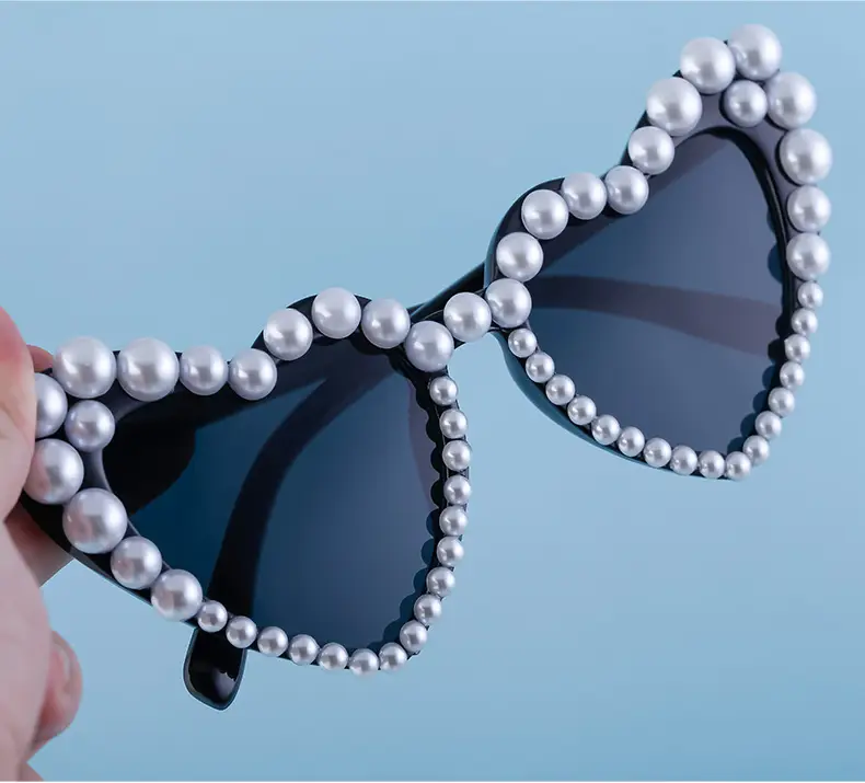 Heart Pearl Sunglasses for Women Big Name Street Photography Dance Party — feature 20