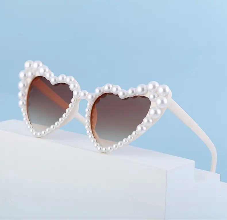 Heart Pearl Sunglasses for Women Big Name Street Photography Dance Party — feature 21