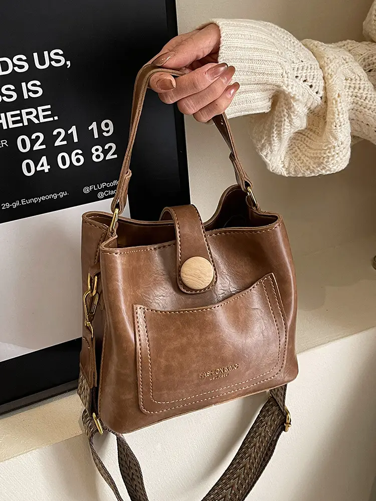 Women's Brown Leather Shoulder Bag with Gold Plated Handle - Image 4