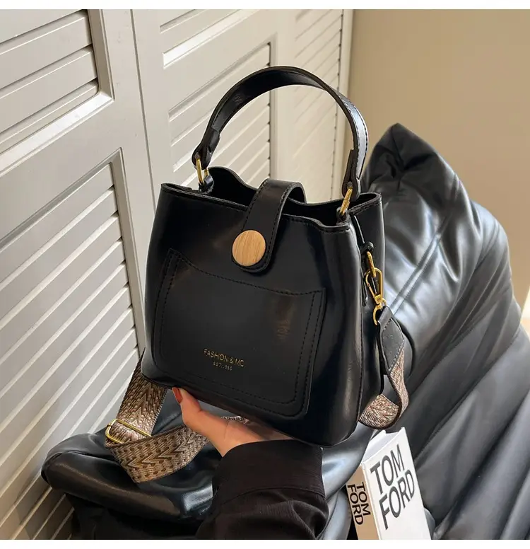 Women's Brown Leather Shoulder Bag with Gold Plated Handle — feature 22
