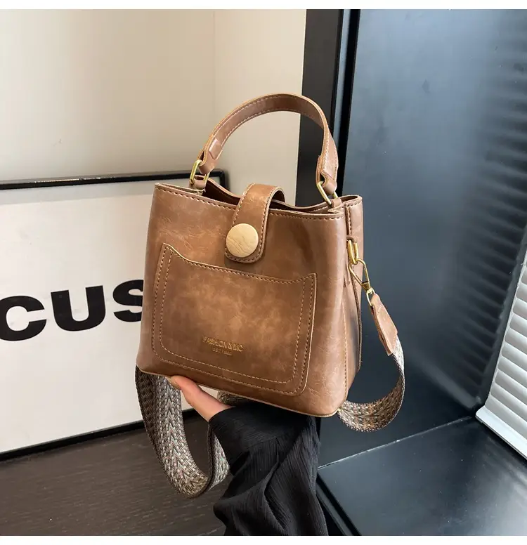 Women's Brown Leather Shoulder Bag with Gold Plated Handle — feature 23