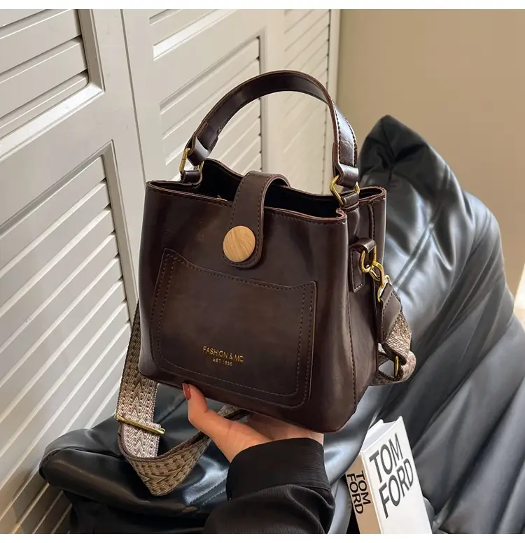 Women's Brown Leather Shoulder Bag with Gold Plated Handle — feature 24