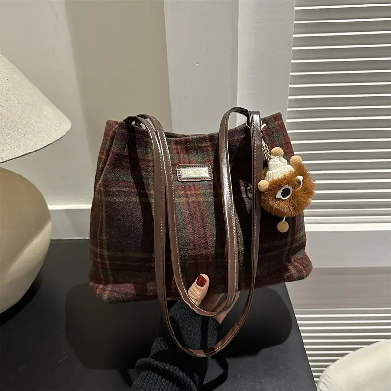 Korean Plaid Shoulder Bag Women Winter 2023 - Image 9