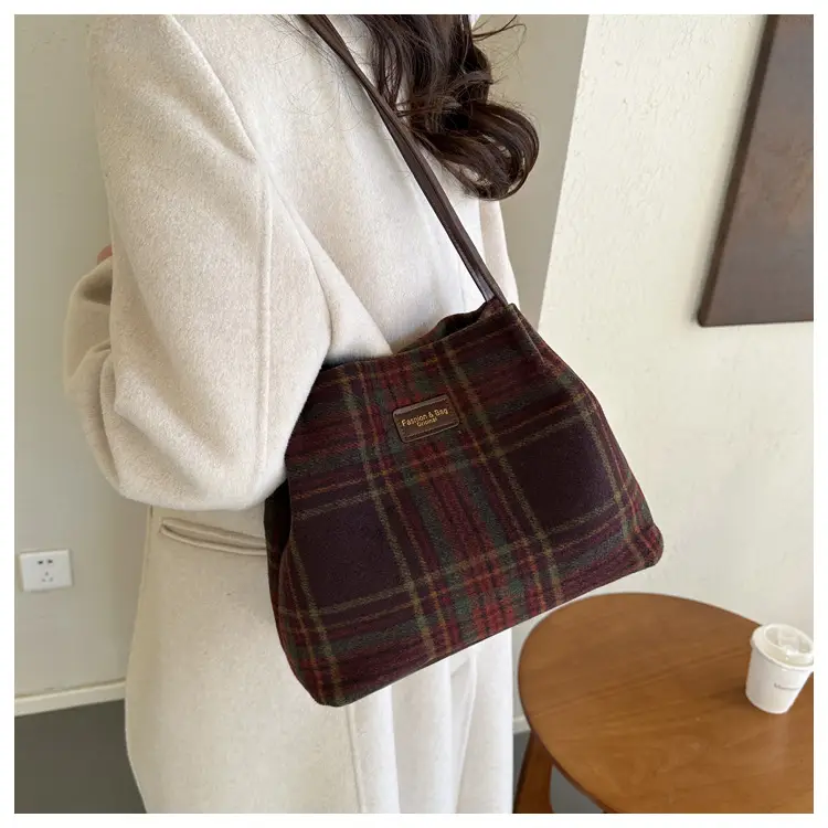Korean Plaid Shoulder Bag Women Winter 2023 — feature 11