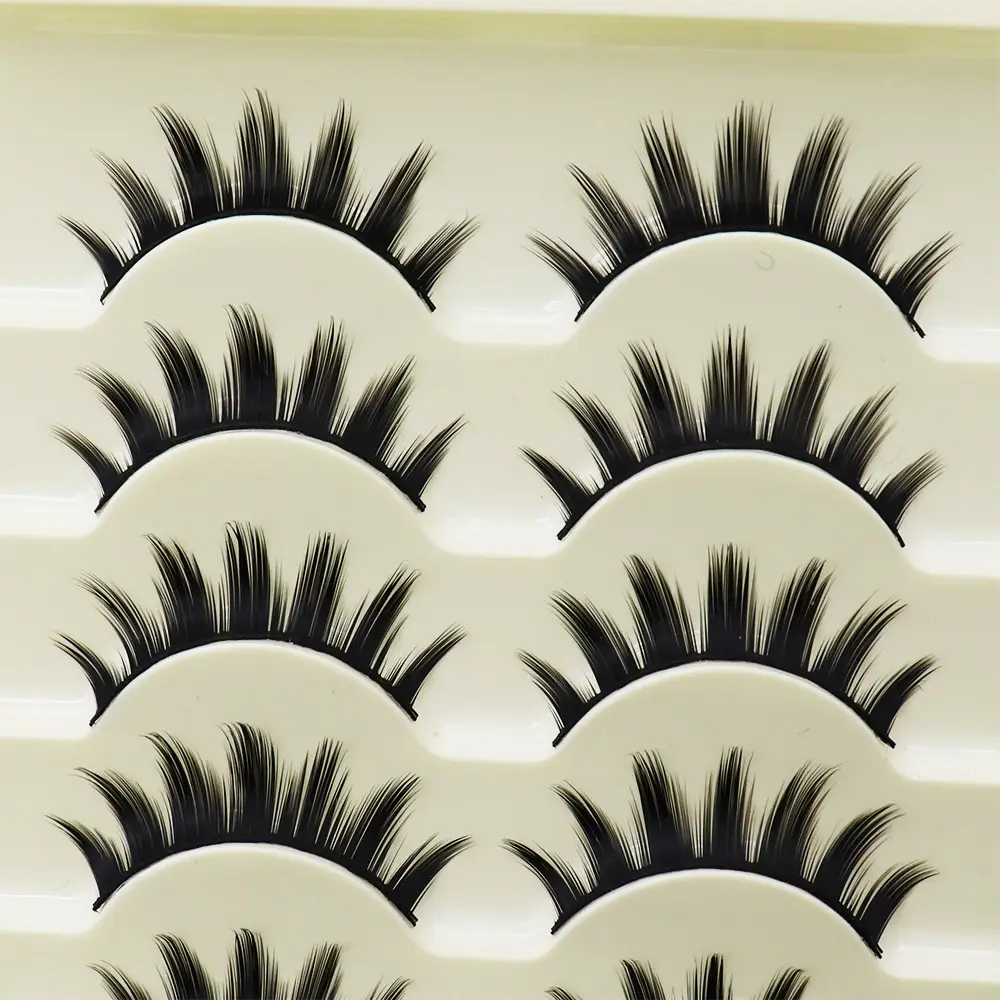 Manga Style False Eyelashes for Beginners - Image 11