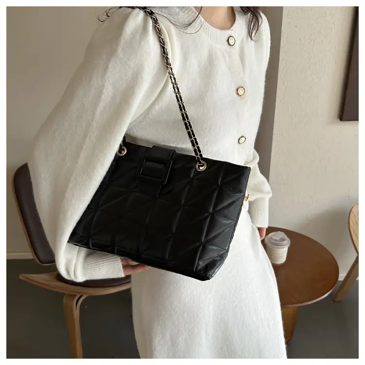 Black Rhombus Chain Shoulder Bag for Women — feature 11