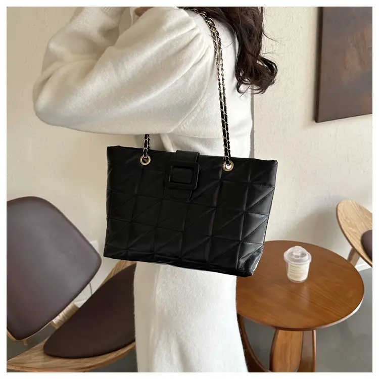 Black Rhombus Chain Shoulder Bag for Women — feature 12