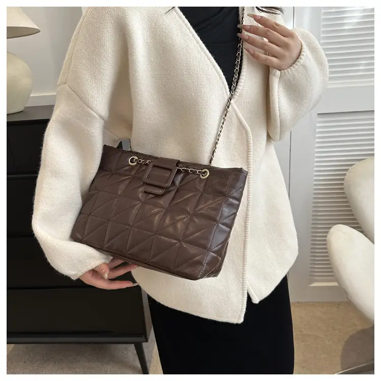 Black Rhombus Chain Shoulder Bag for Women — feature 16