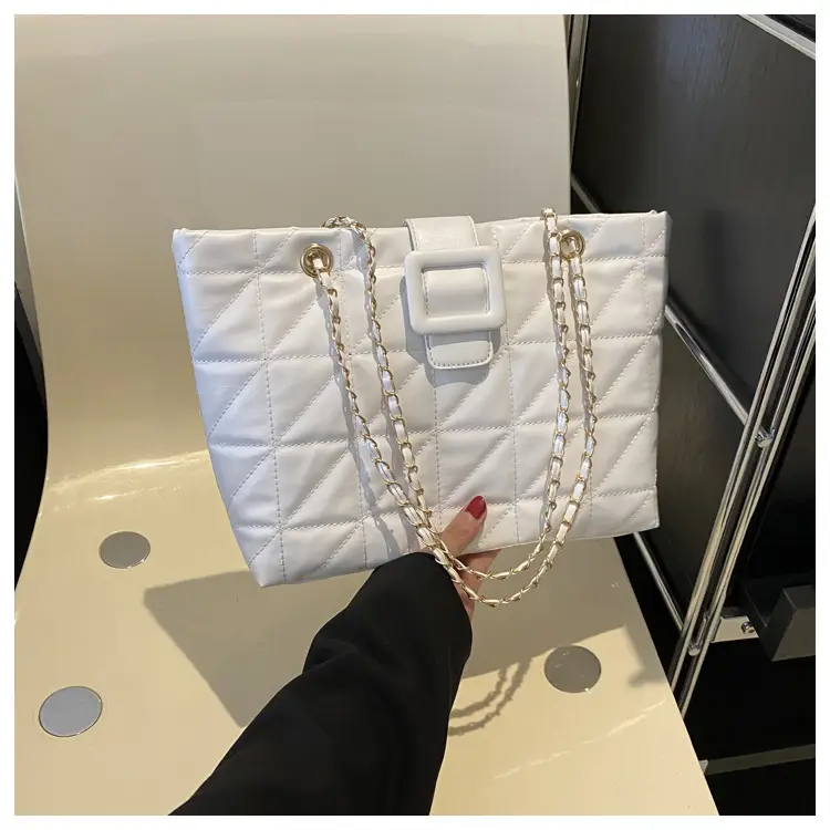 Black Rhombus Chain Shoulder Bag for Women — feature 23