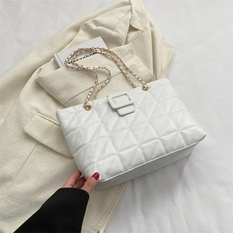 Black Rhombus Chain Shoulder Bag for Women - Image 2