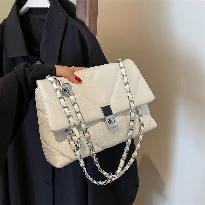 Lingge Chain Women's White Crossbody Bag 2023