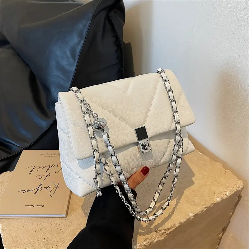 Lingge Chain Women's White Crossbody Bag 2023