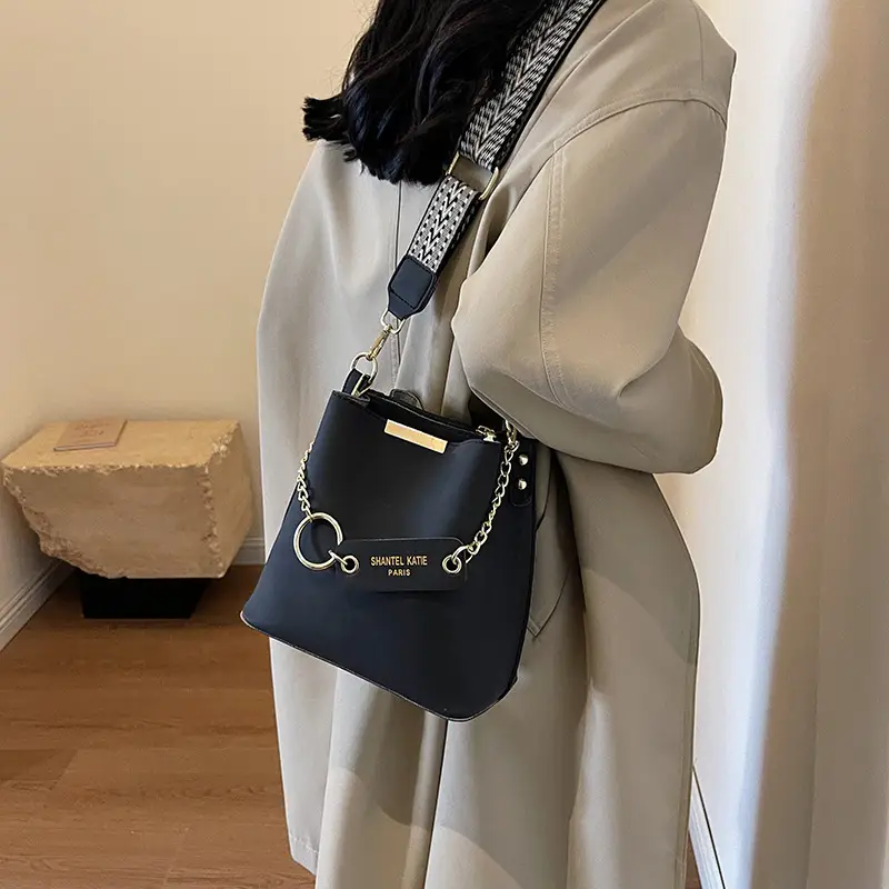 2026 New Crossbody Bag Black Gold Chain Wide Strap - Image 6