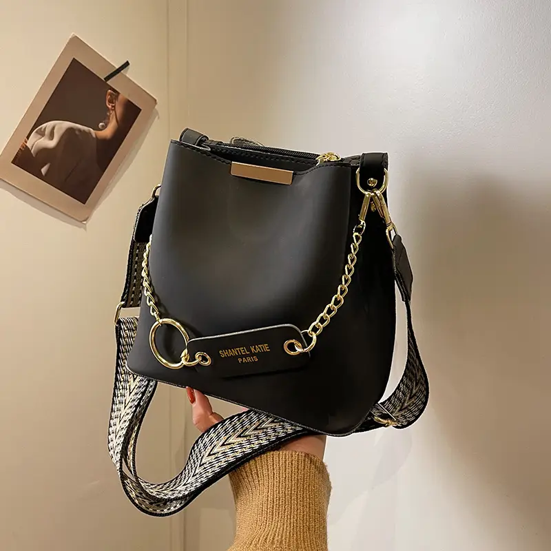 2026 New Crossbody Bag Black Gold Chain Wide Strap - Image 7