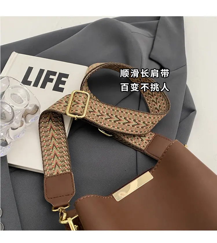 2026 New Crossbody Bag Black Gold Chain Wide Strap — feature 12