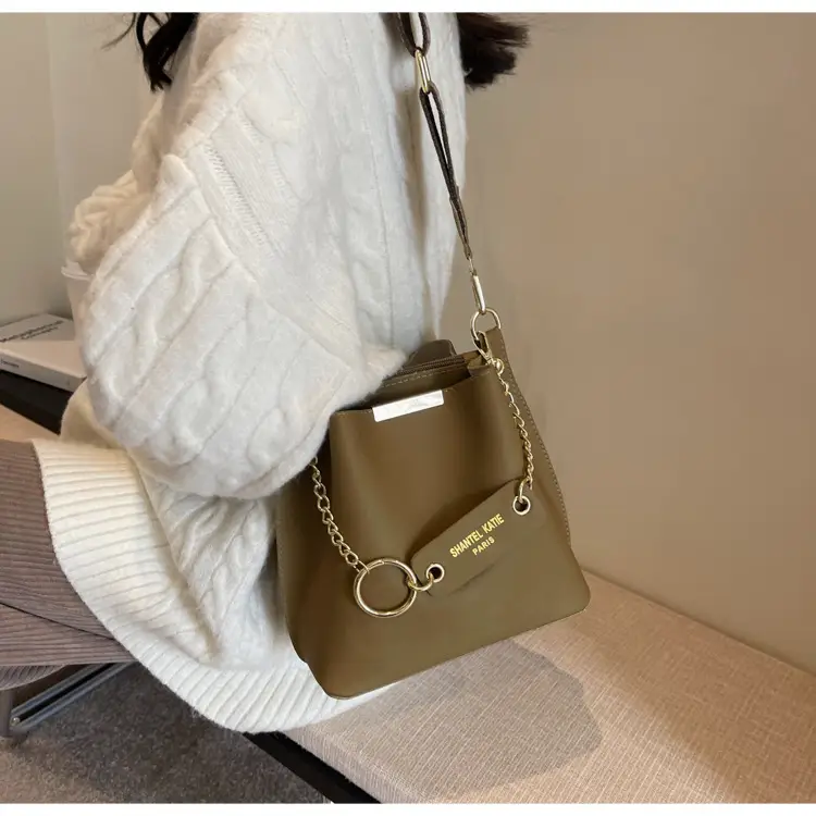 2026 New Crossbody Bag Black Gold Chain Wide Strap — feature 20