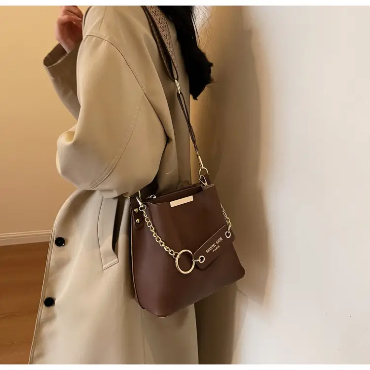 2026 New Crossbody Bag Black Gold Chain Wide Strap — feature 24
