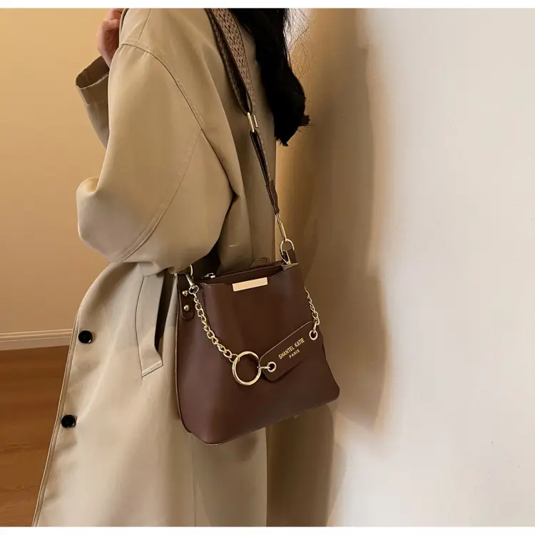 2026 New Crossbody Bag Black Gold Chain Wide Strap — feature 26