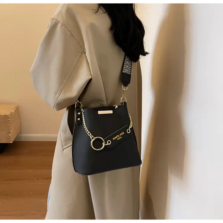 2026 New Crossbody Bag Black Gold Chain Wide Strap — feature 27