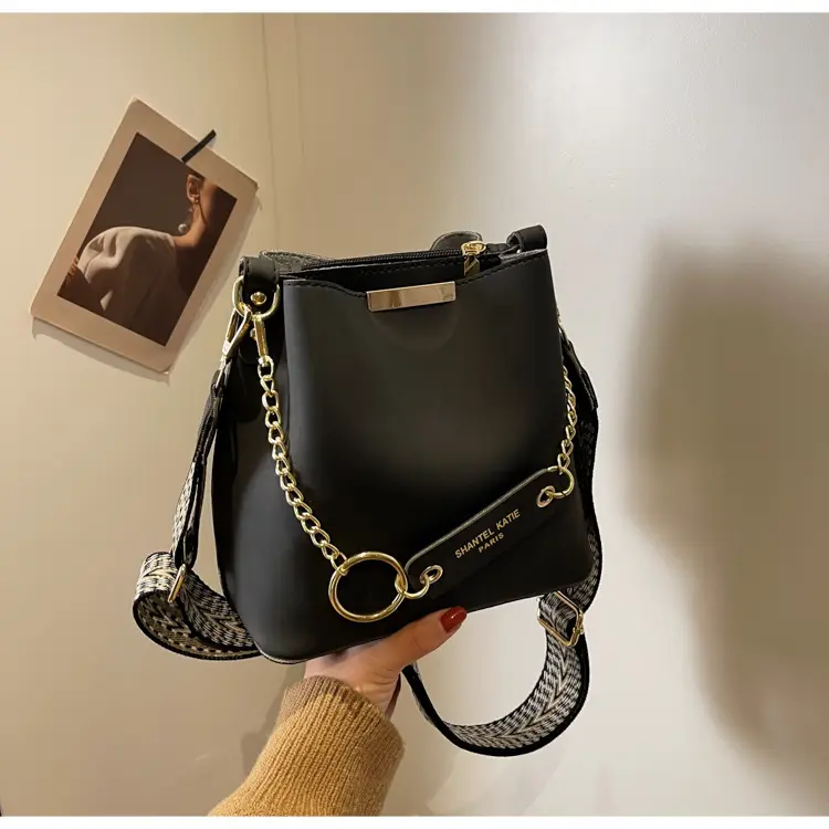 2026 New Crossbody Bag Black Gold Chain Wide Strap — feature 32