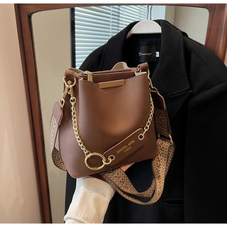 2026 New Crossbody Bag Black Gold Chain Wide Strap — feature 41