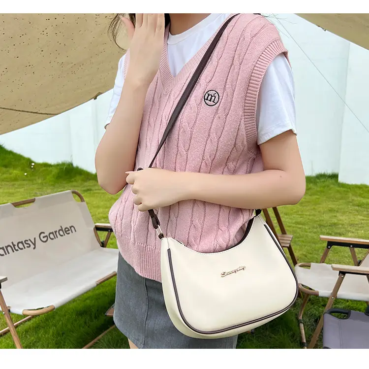 Women's Cream Contrasting Shoulder Bag 2023 — feature 2