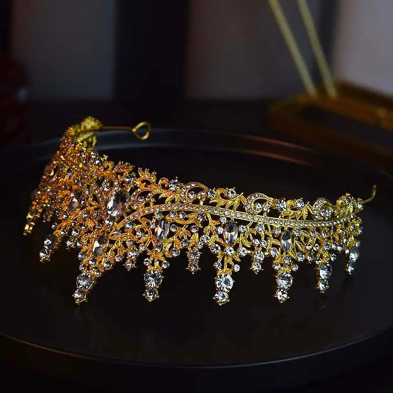 Luxury Rhinestone Bridal Crown for Women — feature 17