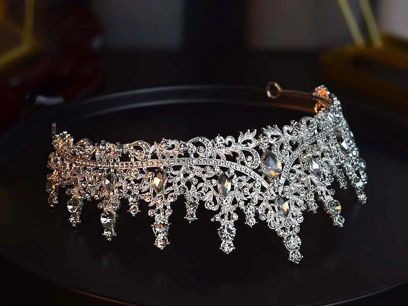 Luxury Rhinestone Bridal Crown for Women — feature 4