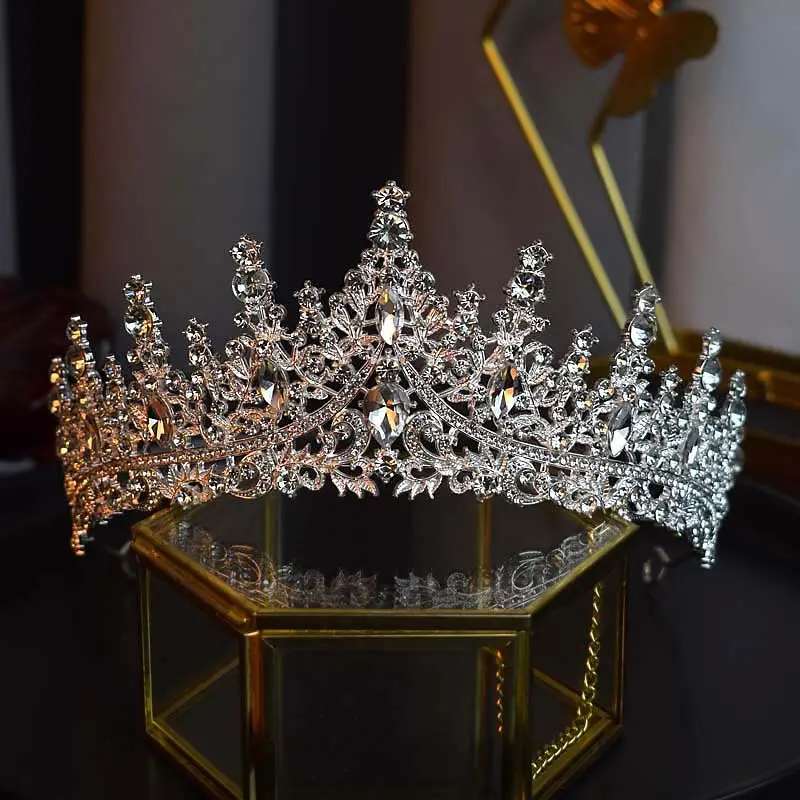 Luxury Rhinestone Bridal Crown for Women — feature 7