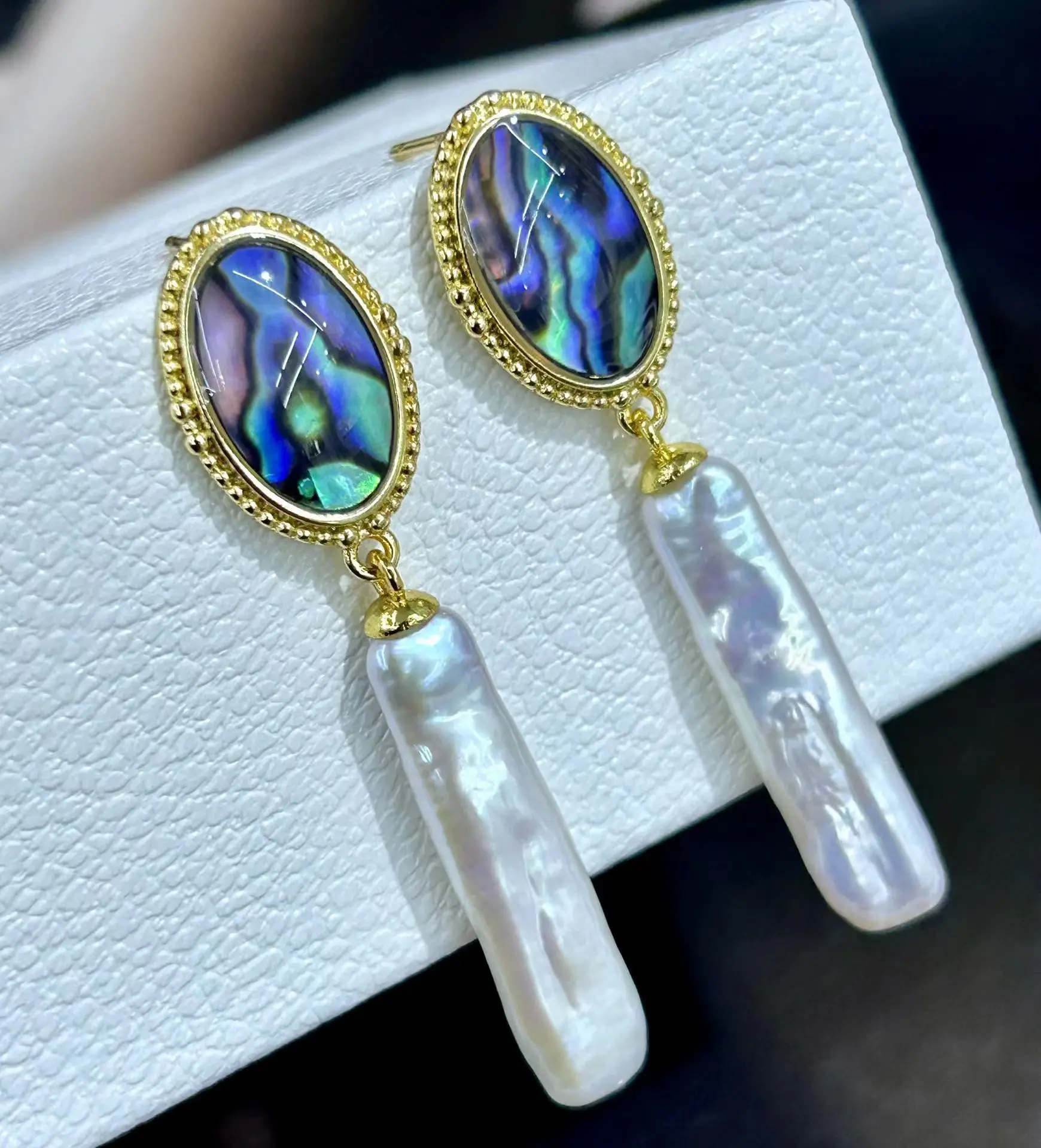 S925 Silver Pearl Earrings with Crystal Top Design — feature 3