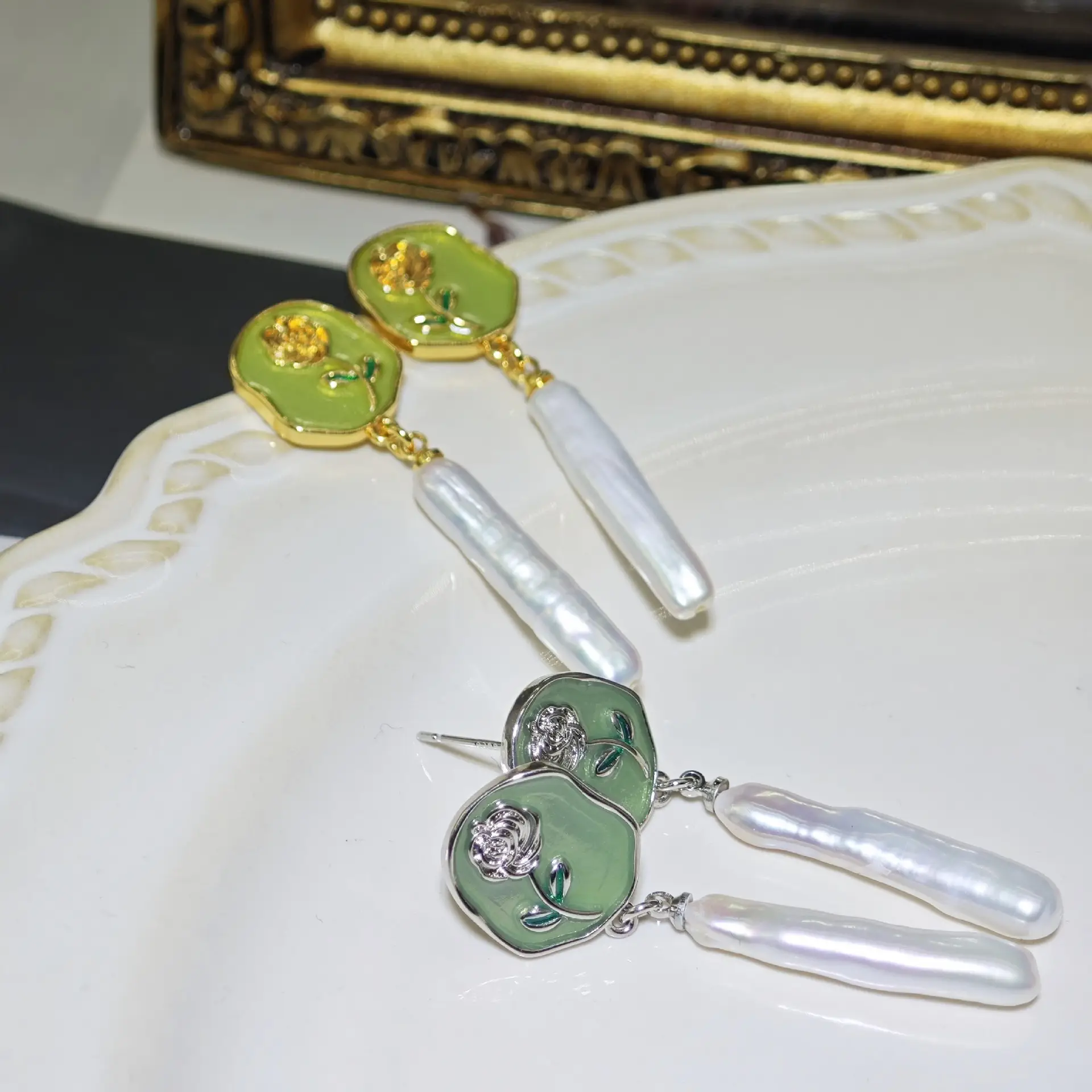S925 Silver Pearl Earrings with Crystal Top Design