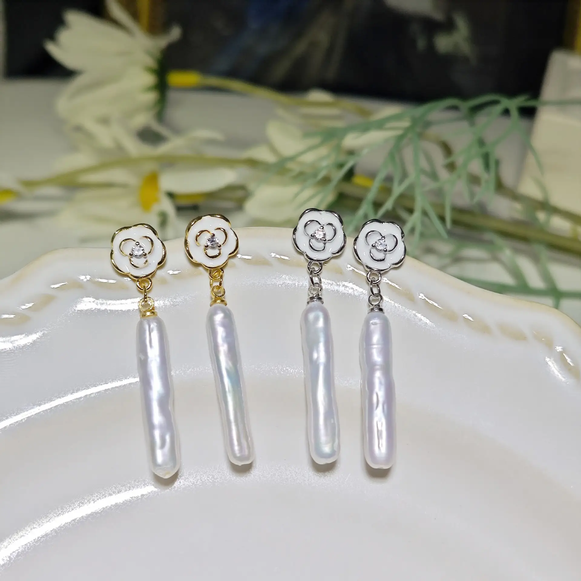 S925 Silver Pearl Earrings with Crystal Top Design