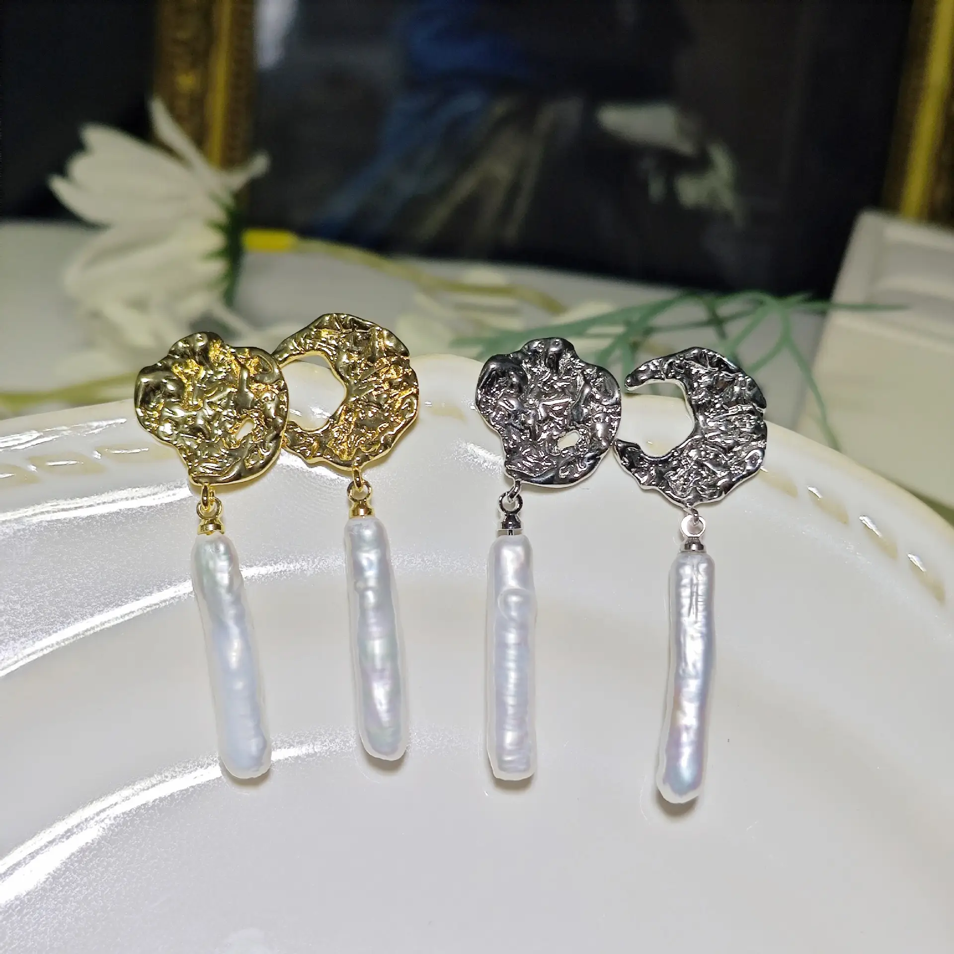 S925 Silver Pearl Earrings with Crystal Top Design