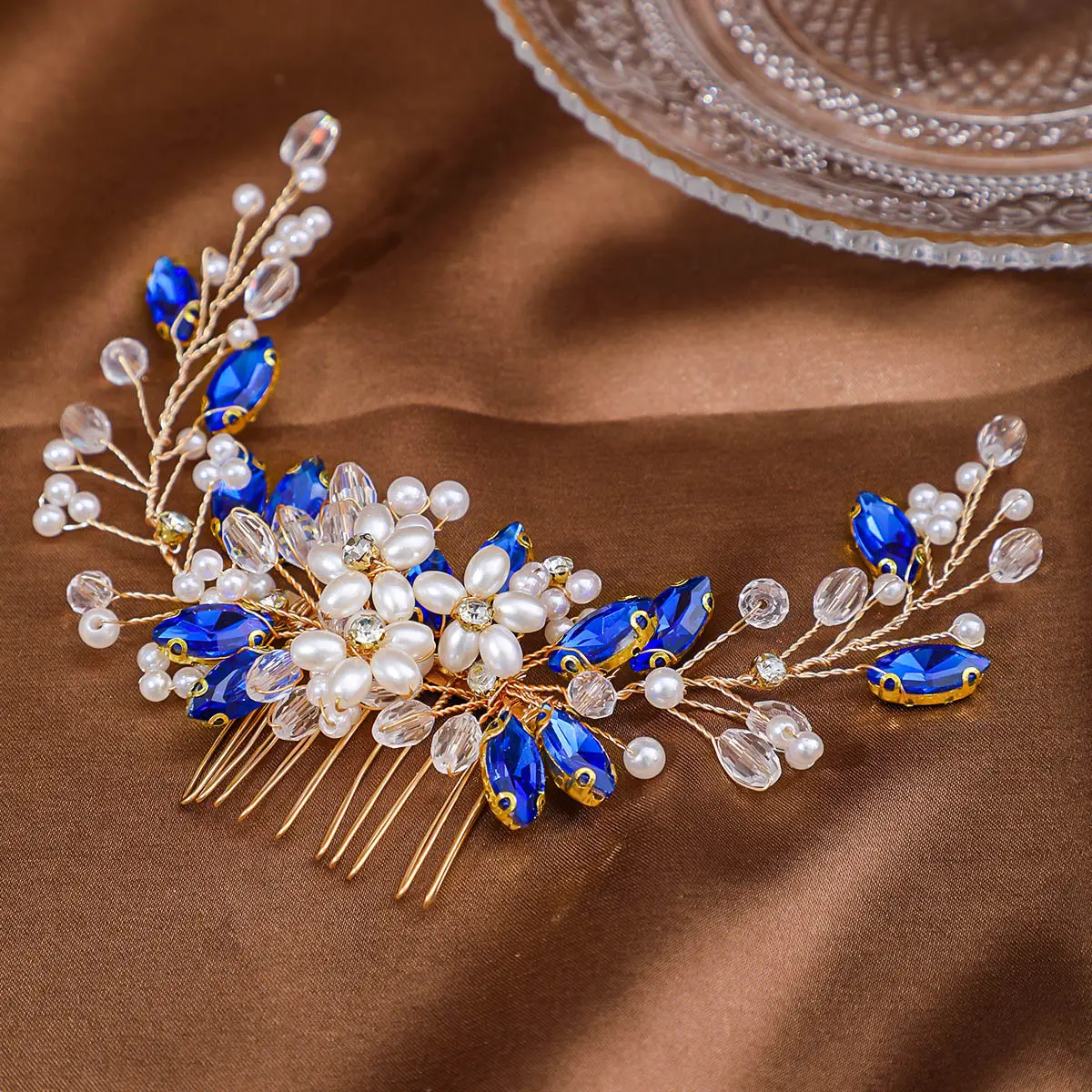 Pearl Leaf Hair Comb for Wedding Dress Styling - Image 7