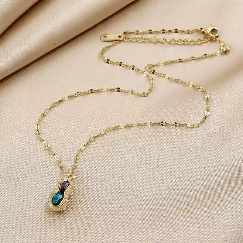 Black Swan Titanium Necklace for Women - Image 22