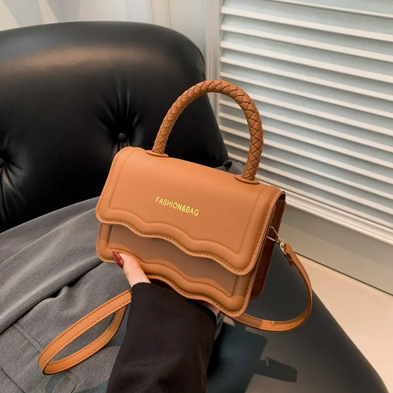 Women's White Wavy Shoulder Messenger Bag 2023 - Image 8