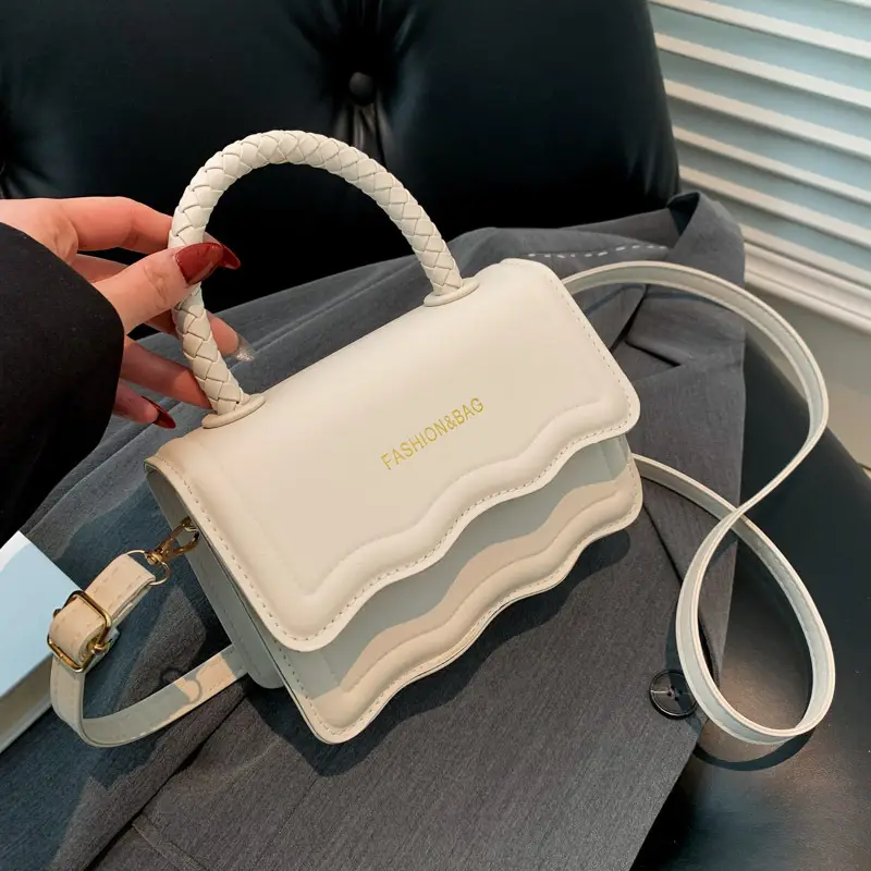 Women's White Wavy Shoulder Messenger Bag 2023 - Image 9