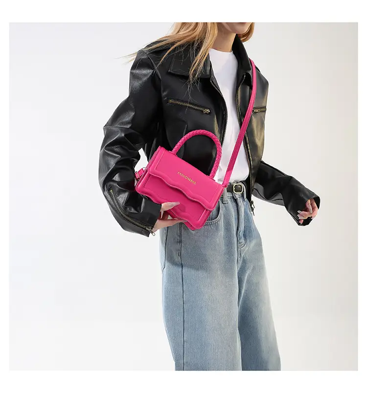 Women's White Wavy Shoulder Messenger Bag 2023 — feature 13