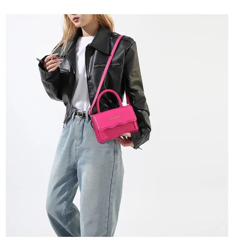 Women's White Wavy Shoulder Messenger Bag 2023 — feature 14