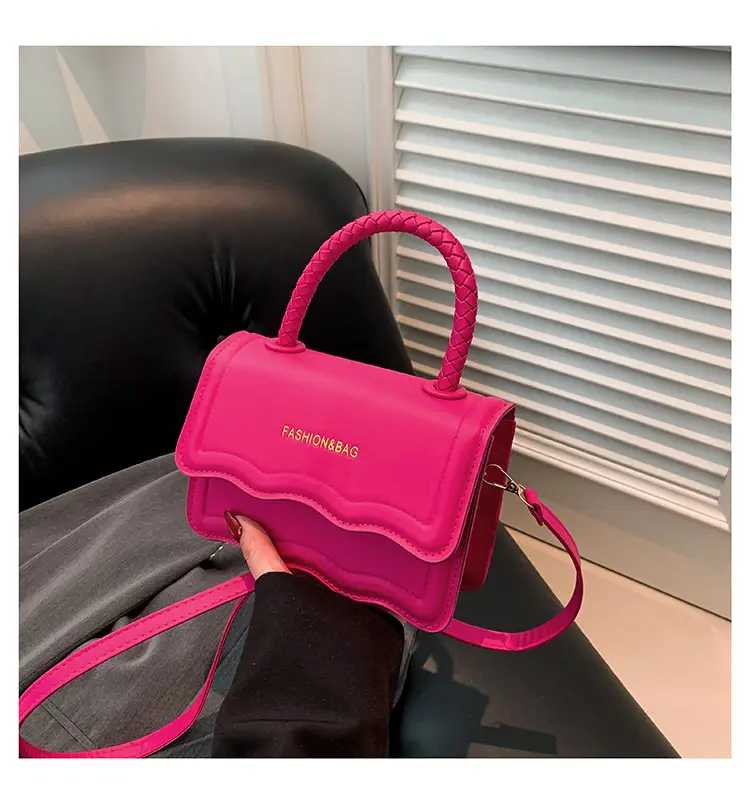 Women's White Wavy Shoulder Messenger Bag 2023 — feature 29